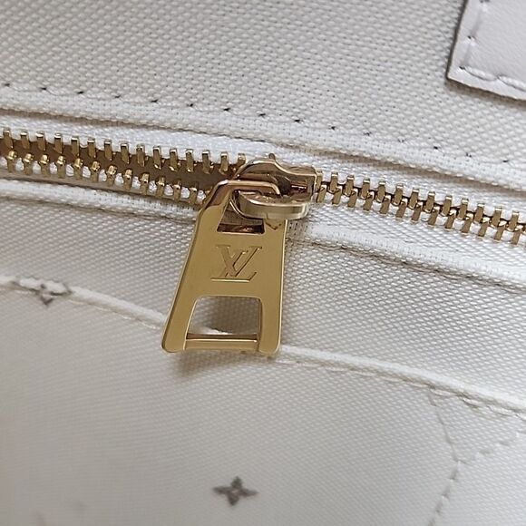 NEW!! RARE!!! Louis Vuitton Giant Monogram ONTHEGO MM Sunset Kaki Tote Bag Purse - Picture 14 of 16